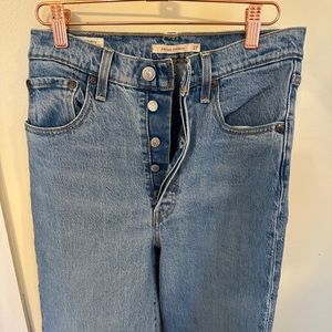 Levi’s Premium Ribcage Straight Jeans